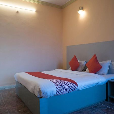 Oyo Flagship 37830 Hotel Aakar International 사타라 외부 사진