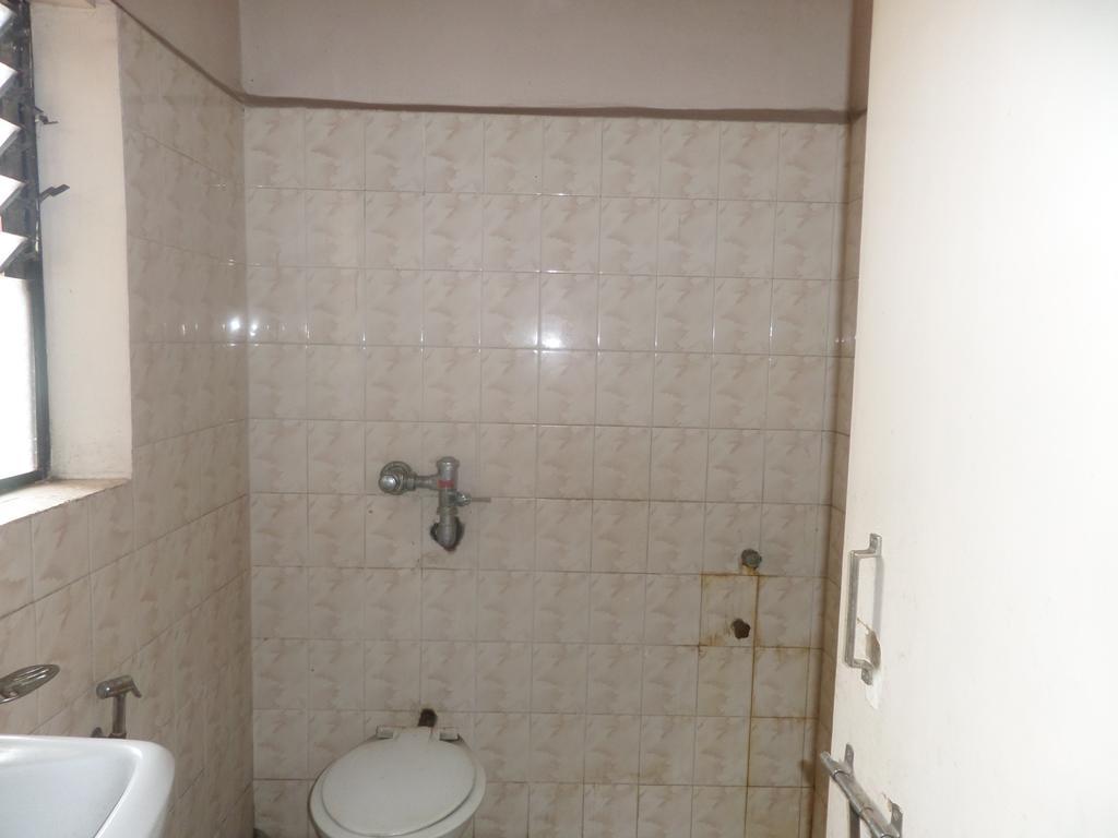 Oyo Flagship 37830 Hotel Aakar International 사타라 외부 사진