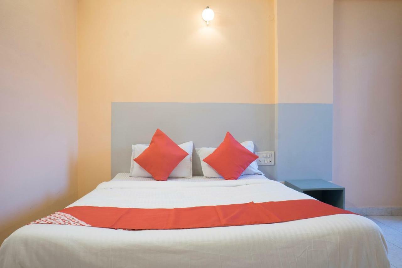 Oyo Flagship 37830 Hotel Aakar International 사타라 외부 사진