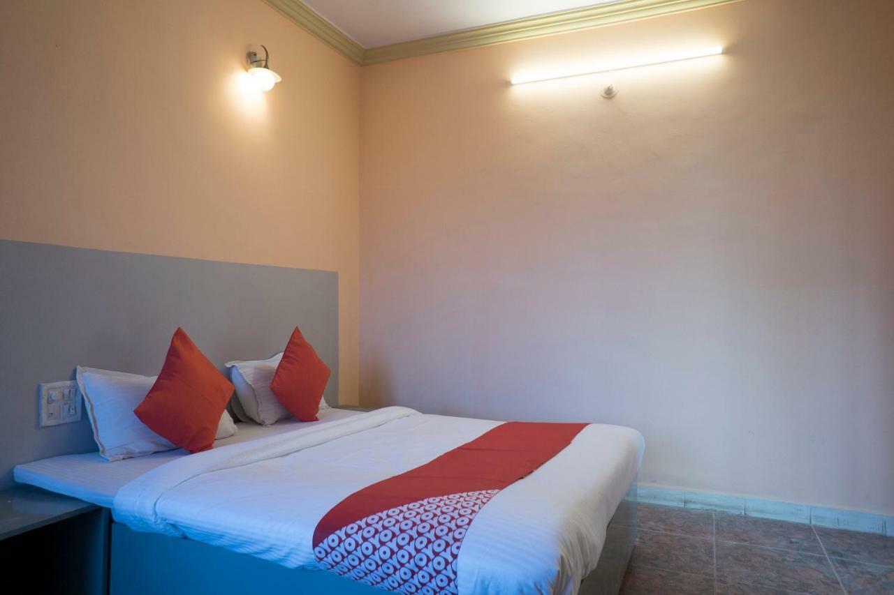 Oyo Flagship 37830 Hotel Aakar International 사타라 외부 사진