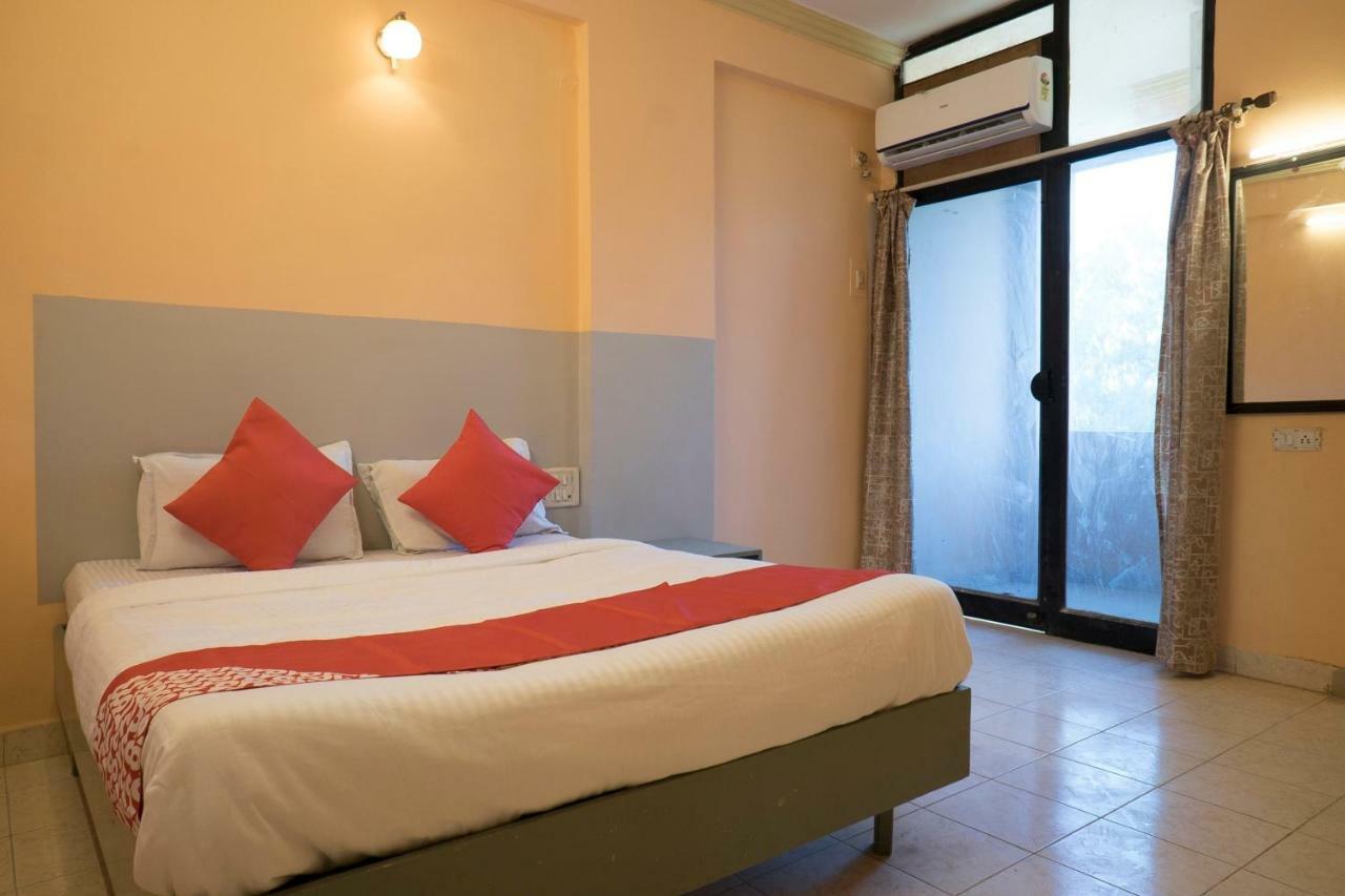 Oyo Flagship 37830 Hotel Aakar International 사타라 외부 사진